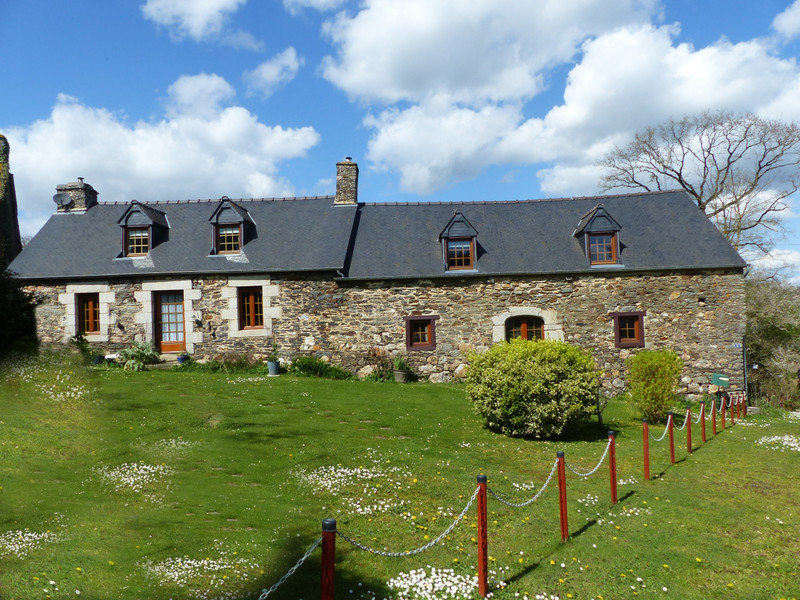 French property for sale in Rohan, Morbihan - &#8364;299,999 - photo 2