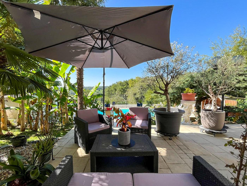 French property for sale in Thenon, Dordogne - €395,000 - photo 1