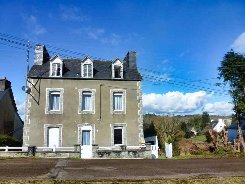House for sale in Huelgoat Finistère UNDER OFFER Spacious 5 bed