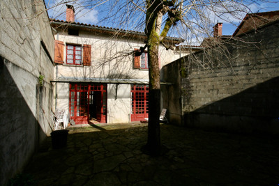 French property for sale in Massignac, Charente - €109,000 - photo 4
