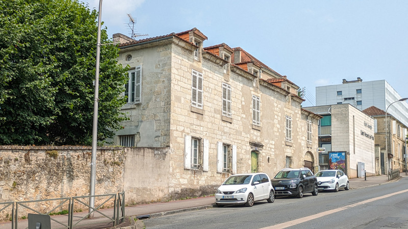 Maison à vendre à Périgueux, Dordogne - 470 000 € - photo 1