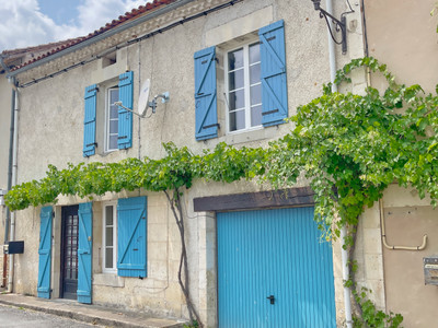 Maison à vendre à Bourg-du-Bost, Dordogne, Aquitaine, avec Leggett Immobilier