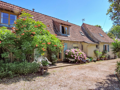 French property for sale in Montignac, Dordogne - €370,000 - photo 1