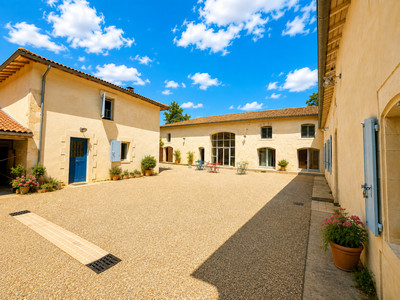 French property for sale in Saint-Maigrin, Charente-Maritime - €649,950 - photo 1