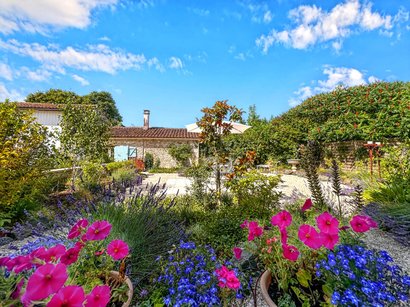 Propriété à vendre à Sonnac, Charente-Maritime - 599 000 €
