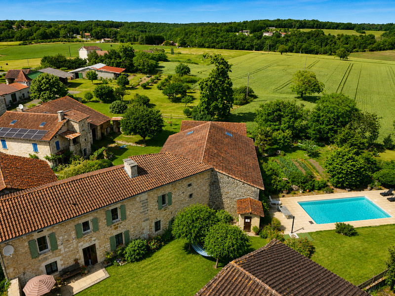 Propriété à vendre à La Tour-Blanche-Cercles, Dordogne - 205 200 €