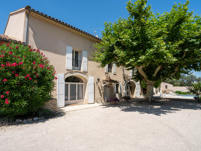 Maison à vendre à Saint-Saturnin-lès-Avignon, Vaucluse - 1 150 000 € - photo 1
