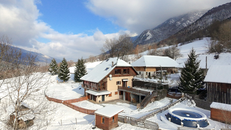 French property for sale in Aillon-le-Vieux, Savoie - €549,000 - photo 0