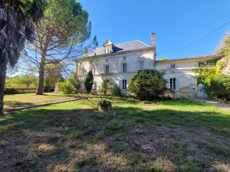French property for sale in Barbezieux-Saint-Hilaire, Charente - €369,000 - photo 3