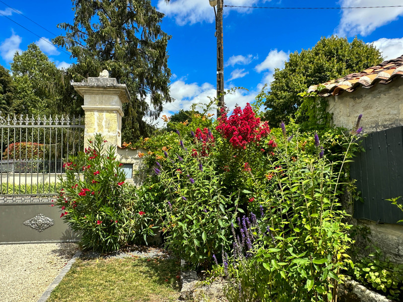 French property for sale in Mons, Charente-Maritime - €504,275 - photo 12