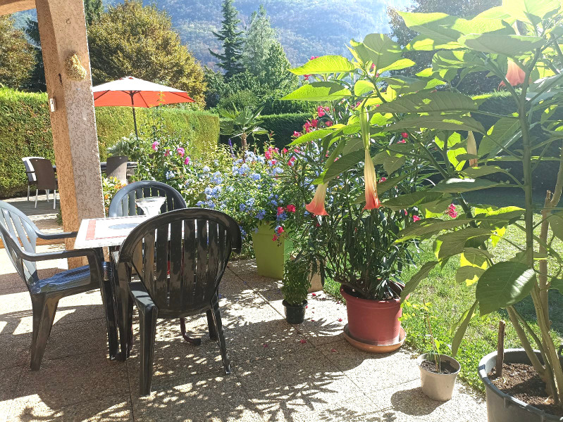 House for sale in Doussard HauteSavoie Magnificent T5 duplex Apartment dans un joli jardin