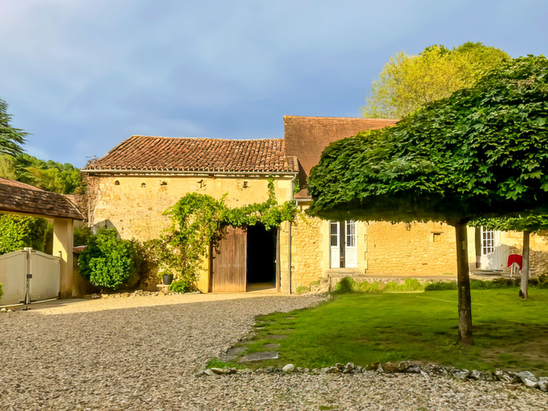 French property for sale in Saint-Hilaire-d'Estissac, Dordogne - €349,990 - photo 3