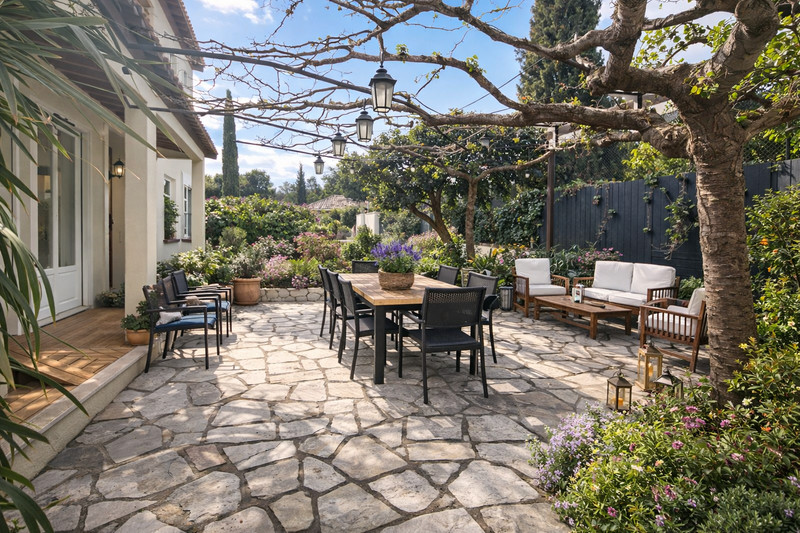 French property for sale in Toulon, Var - €860,000 - photo 3