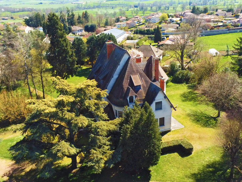 French property for sale in Chazelles-sur-Lyon, Loire - €790,000 - photo 2