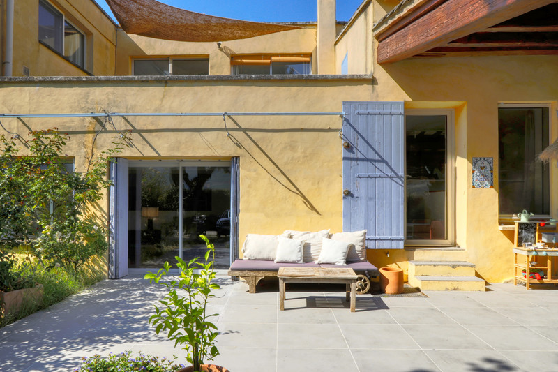 French property for sale in Saint-Martin-de-Castillon, Vaucluse - €420,000 - photo 2