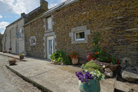 Maison à vendre à Saint-Martin-des-Prés, Côtes-d'Armor - 470.000 € - photo 1