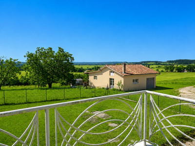 French property for sale in Saint-Romain, Charente - €194,400 - photo 1