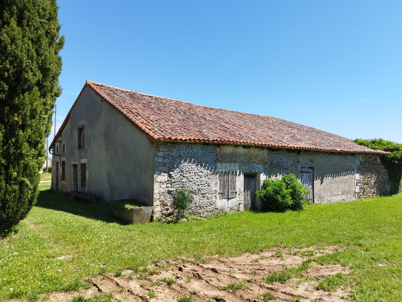 Maison à vendre à Savigné, Vienne - 36.600 € - photo 1
