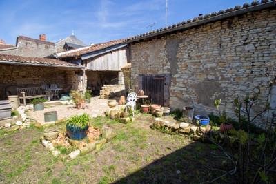 French property for sale in Richelieu, Indre-et-Loire - €115,000 - photo 9