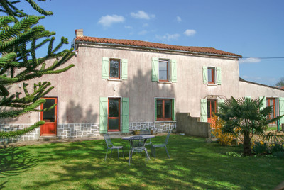 Maison à vendre à L'Absie, Deux-Sèvres, Poitou-Charentes, avec Leggett Immobilier