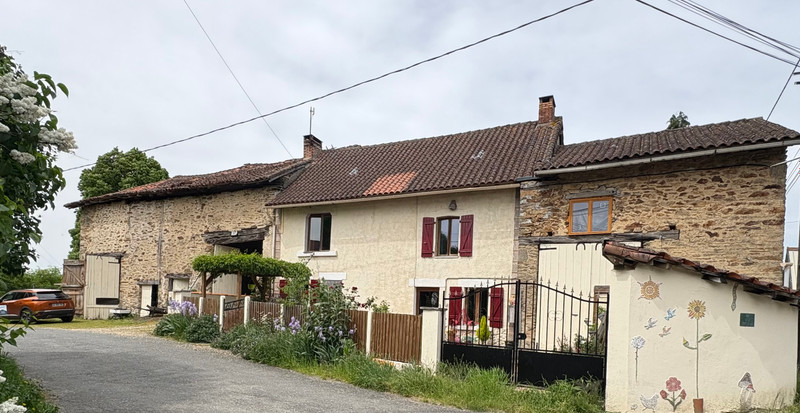 Maison à vendre à La Chapelle-Montbrandeix, Haute-Vienne - 185.000 € - photo 1