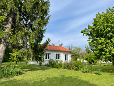 Maison à vendre à Fontenille-Saint-Martin-d'Entraigues, Deux-Sèvres, Poitou-Charentes, avec Leggett Immobilier