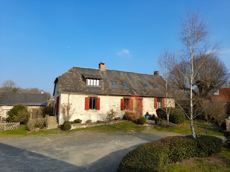French property for sale in Troche, Corrèze - €892,500 - photo 2