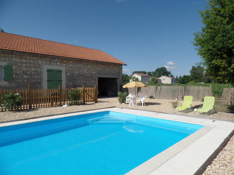 French property for sale in Jarnac, Charente - &#8364;398,560 - photo 3