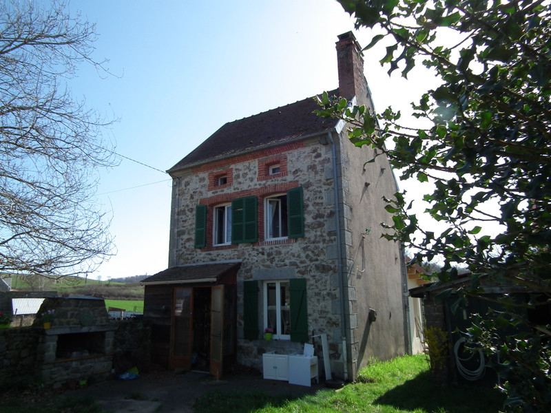 Maison à vendre à Auzances, Creuse - 59 900 € - photo 1
