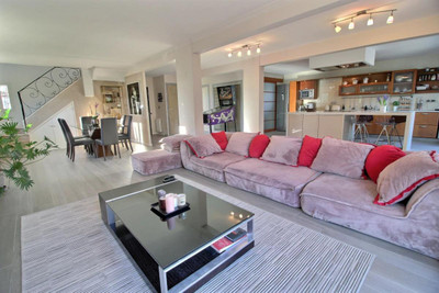 French property for sale in Antibes, Alpes-Maritimes - €1,250,000 - photo 1