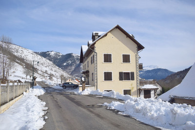 Appartement à vendre à Castillon-de-Larboust, Haute-Garonne, Midi-Pyrénées, avec Leggett Immobilier