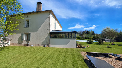 French property for sale in Rouzède, Charente - €288,900 - photo 1
