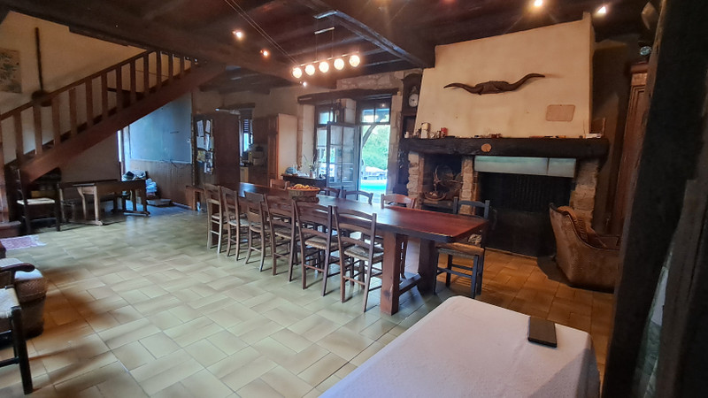French property for sale in Gurat, Charente - €299,600 - photo 4
