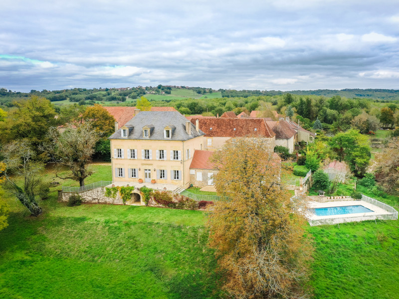 Chateau à vendre à Tourtoirac, Dordogne - 899.940 € - photo 1