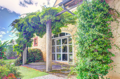 French property for sale in Lourdes, Hautes-Pyrénées - €649,000 - photo 0