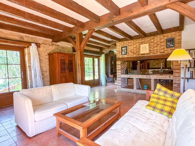 French property for sale in Saint-Chamarand, Lot - €215,000 - photo 2