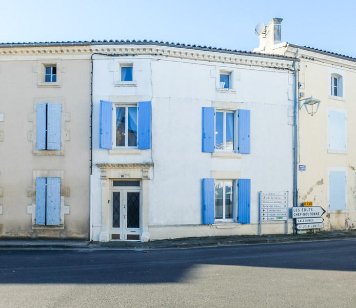 Maison à vendre à Néré, Charente-Maritime - 129.900 € - photo 1