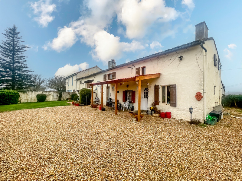 Maison à vendre à Montazeau, Dordogne - 249 900 € - photo 1