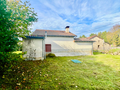 French property for sale in Saint-Estèphe, Dordogne - €77,000 - photo 1