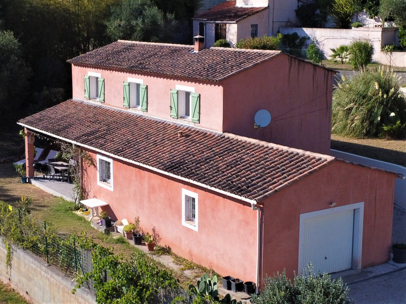French property for sale in Bagnols-en-Forêt, Var - €485,000 - photo 9