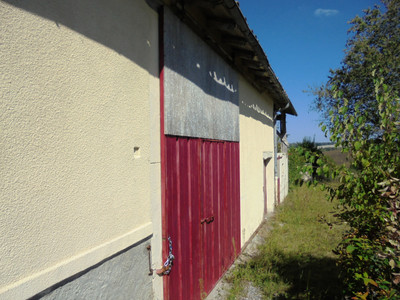 French property for sale in Saint-Séverin, Charente - €267,500 - photo 3