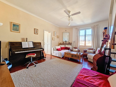 French property for sale in Avignon, Vaucluse - €250,000 - photo 1
