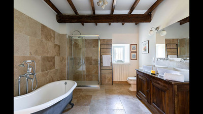 Full of character, renovated mas, with swimming pool, located between Saint-Rémy-de-Provence and Avignon TGV.