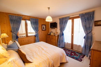 VERY RARE & EXCLUSIVE 4 en-suite bedroom chalet + 2 garages just moments from the piste in Le Praz, Courchevel