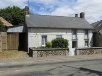 property to renovate for sale in Saint-Thomas-de-CourceriersMayenne Pays_de_la_Loire