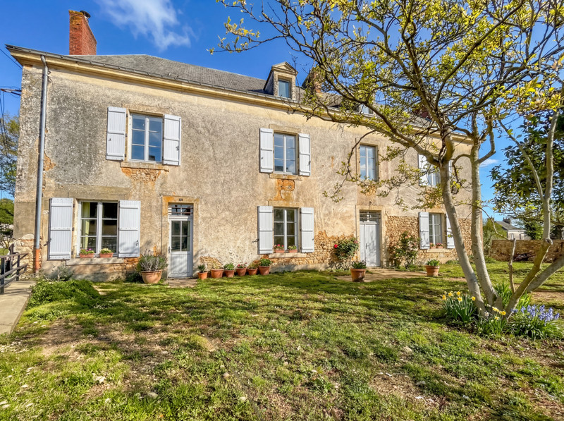 Propriété à vendre à Épineu-le-Chevreuil, Sarthe - 325 000 €