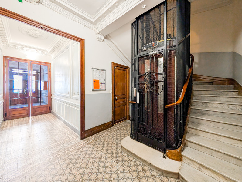French property for sale in Nice, Alpes-Maritimes - €649,000 - photo 9