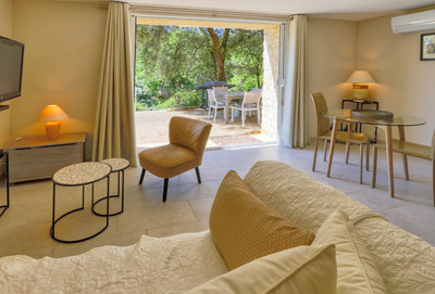 French property for sale in Saint-Saturnin-lès-Apt, Vaucluse - €875,000 - photo 7