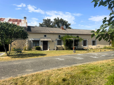 Maison à vendre à Queaux, Vienne, Poitou-Charentes, avec Leggett Immobilier