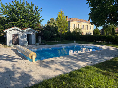 French property for sale in Saint-Germain-d'Esteuil, Gironde - €756,000 - photo 2